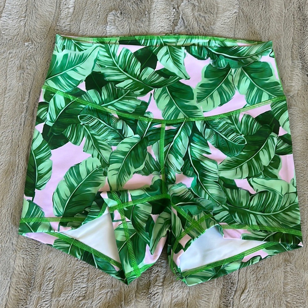 Vull Sport Banana Leaf Shorts size small like new